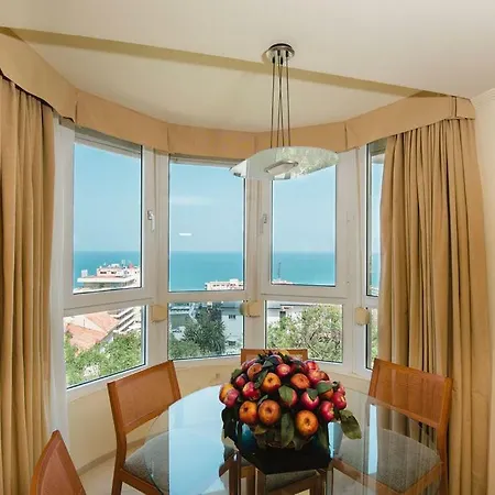 Bella Vista Luxury Apartment